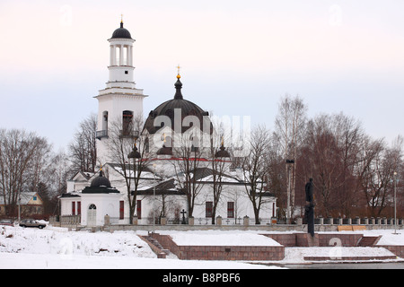 Inverno shot Alexander-Nevsky chiesa ortodossa in Saint-Peterburg, Russia Foto Stock