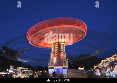 Fiera con ruota panoramica Ferris, Germania Amburgo Foto Stock