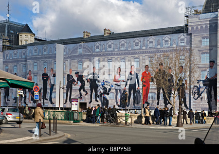 Arte di impalcatura a copertura di un edificio sul Quai du Marché Neuf, Parigi, Francia Foto Stock