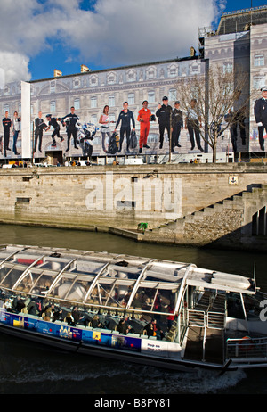 Arte di impalcatura a copertura di un edificio sul Quai du Marché Neuf, Parigi, Francia Foto Stock