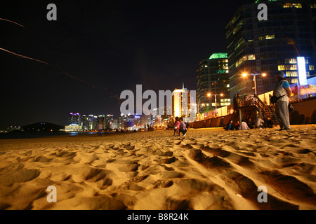 Night Shot di Busan (Pusan) spiaggia in Corea del Sud Foto Stock