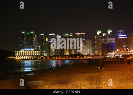 Night Shot di Busan (Pusan) spiaggia in Corea del Sud Foto Stock