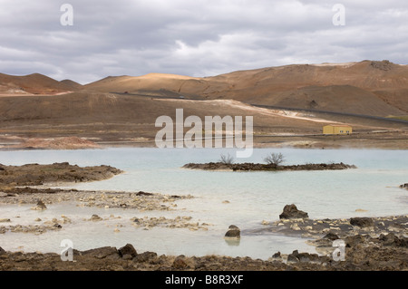 Centrale geotermica elettrica vicino al Lago Myvatn Reykjahlid Islanda Foto Stock