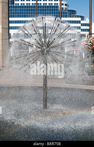 Fontana in Vancouver completo di Rainbow Foto Stock