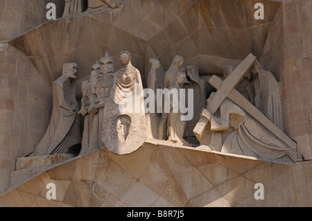 Gruppo di sculture sulla facciata della Passione (da Josep Maria Subirachs). La Sagrada Familia. Barcellona. La Catalogna. Spagna. Foto Stock