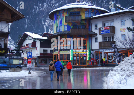 Cafe Rundum hotel ristorante Mayrhofen Zillertal Tirolo Austria Foto Stock