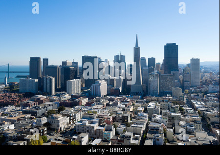 Il quartiere finanziario del centro cittadino di dalla cima della Torre Coit onTelegraph Hill, San Francisco, California, Stati Uniti d'America Foto Stock