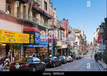 Negozi e ristoranti di Grant Avenue a Chinatown vicino a Nob Hill, San Francisco, California Foto Stock