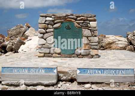 Semplice marcatore di pietra cape agulhas sud africa Foto Stock