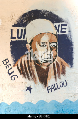 Il leader spirituale profilo dipinte sui muri di Tambacounda Senegal Africa occidentale Foto Stock