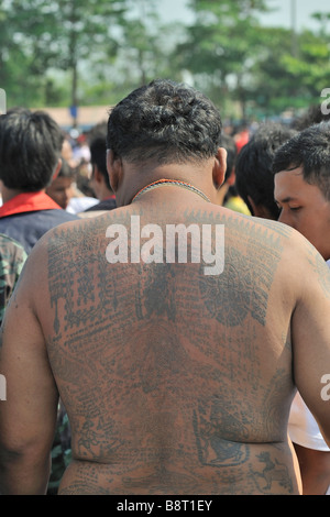 Festival del tatuaggio al Wat Phra Bang tempio, Nakhon Chai Si, Thailandia. Foto Stock