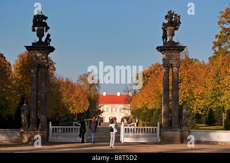 Il castello di Rheinsberg cancello di ingresso al parco in Brandenburg Germania Europa Foto Stock