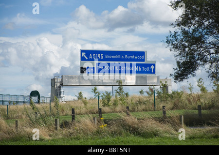 Segno del gantry su Midland Expressway Inghilterra s la prima autostrada a pedaggio Foto Stock