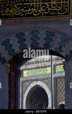 Dettaglio della Moschea Beyazit ad Istanbul in Turchia. Foto Stock