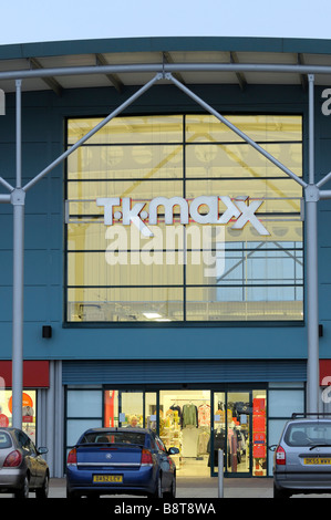 T K max negozio di fronte a Speke in Liverpool Foto Stock