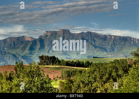 Cattedrale di picco centrale e montagne Drakensberg KwaZulu Natal Sud Africa Foto Stock