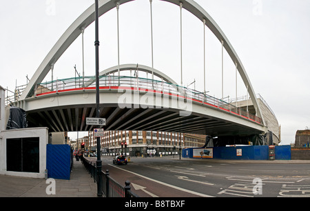 Il nuovo East London Line ponte Shoreditch High Street, London, Regno Unito Foto Stock