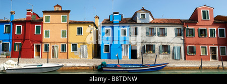 Fondament Pontanello acchiappa case colorate Burano , Venezia Italia Foto Stock