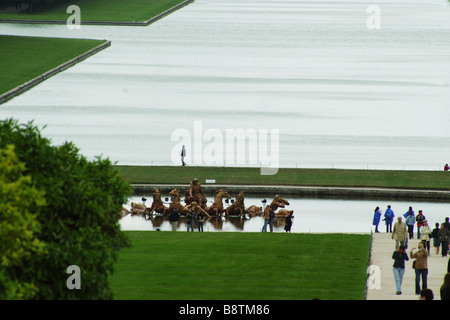 Grand Canal e turisti, Versailles Foto Stock