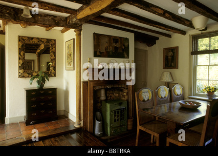 La sala da pranzo a Monaco s House ex casa di Virginia e Leonard Woolf in East Sussex Foto Stock