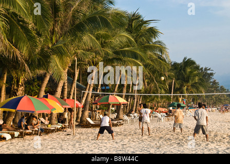 Pallavolo sulla spiaggia bianca, Boracay, Filippine Foto Stock