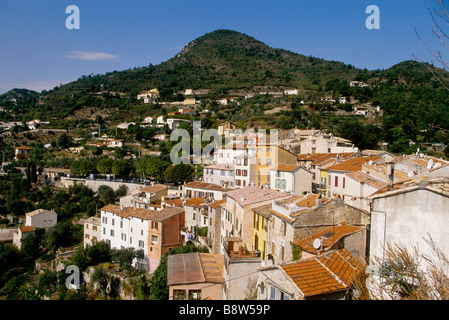 Pittoresca Costa Azzurra villaggio di Bonson Foto Stock