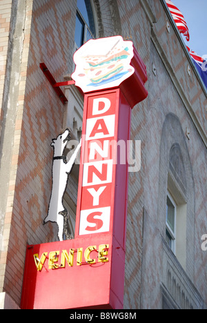 Danny's Venezia segno Deli, Avenue Sopravento, la spiaggia di Venezia, Los Angeles, California, Stati Uniti d'America Foto Stock
