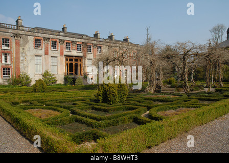 Bantry House è una casa nobiliare affacciato sulla Baia di Bantry nel sud ovest dell'Irlanda Foto Stock