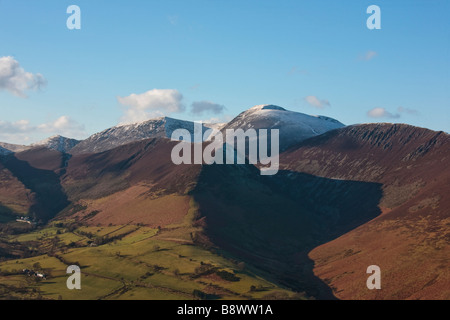 Crag Hill da Cat campane al di sopra di Newlands valley, Lake District, England, Regno Unito Foto Stock