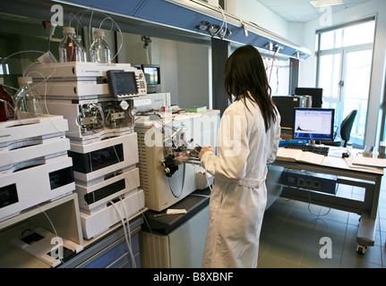 La spettrometria di massa laboratorio, Istituto di Ricerche Farmacologiche Mario Negri di Milano, Italia Foto Stock