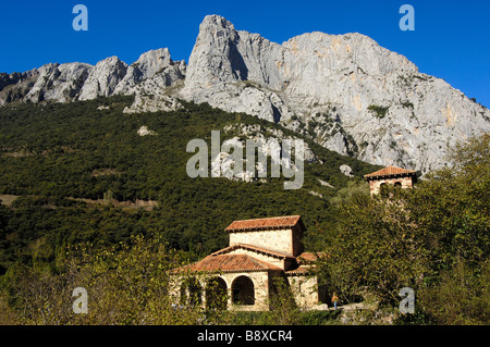 Mozarabo chiesa xi secolo di Santa Maria de Lebeña Lebeña Liébana valley Cantabria Spagna Foto Stock