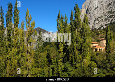 Mozarabo chiesa xi secolo di Santa Maria de Lebeña Lebeña Liébana valley Cantabria Spagna Foto Stock