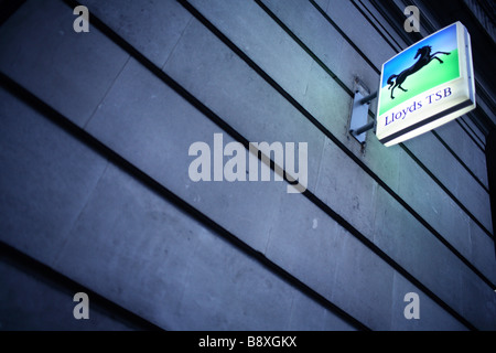 Un Lloyds Bank Street segno, Holborn, Londra. Foto Stock