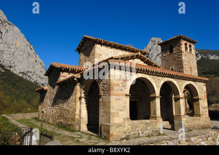 Mozarabo chiesa xi secolo di Santa Maria de Lebeña Lebeña Liébana valley Cantabria Spagna Foto Stock