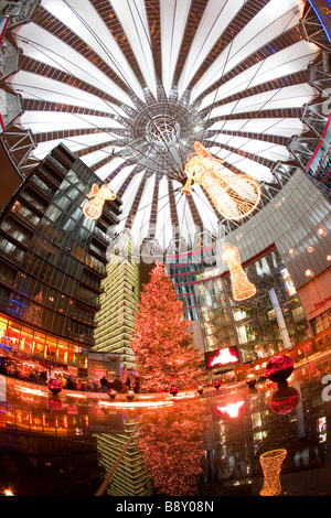 Il Sony Center di Potsdamerplatz Natale Berlino Germania Foto Stock