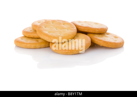 Piccolo antipasto cracker isolati su sfondo bianco Foto Stock