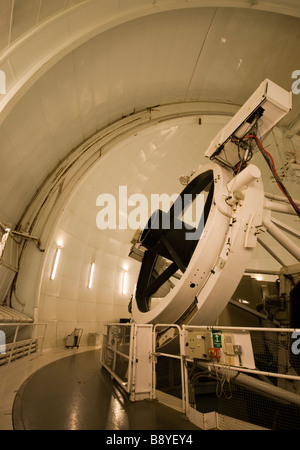 Il William Herschel telescopio è allineato con la cupola appena prima di apertura (La Palma, Canarie) Foto Stock