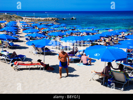 La vita in spiaggia in Protaras Fig Tree Bay Cipro Foto Stock