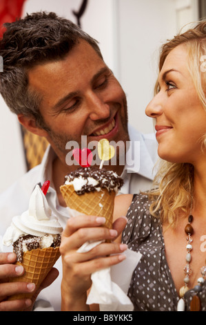 Un paio di gelati a Copenaghen in Danimarca. Foto Stock