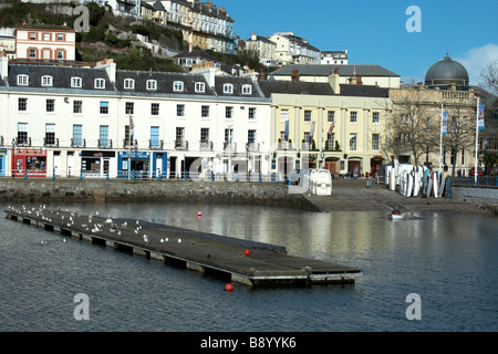 Vista di fronte al scalo al porto, Torquay, South Devon England Foto Stock