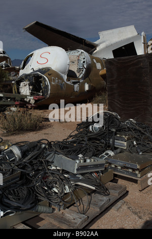 Vecchi aeromobili al restauro di aeromobili facility vicino al cimitero di aeroplano -Tucson in Arizona - USA Foto Stock