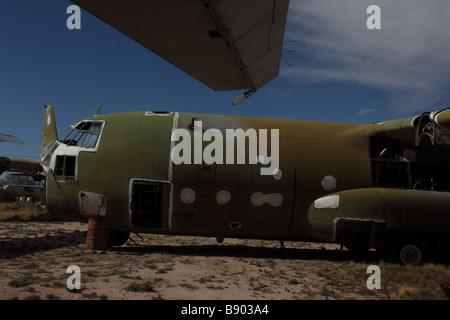 Vecchi aeromobili al restauro di aeromobili facility vicino al cimitero di aeroplano -Tucson in Arizona - USA Foto Stock