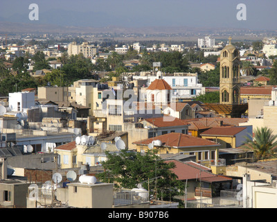 NICOSIA, Cipro. Una vista sulla parte meridionale della città divisa verso il bagno turco occupata a nord. 2008. Foto Stock