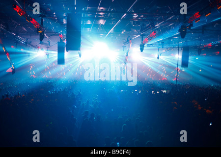 Immagine della folla durante la trance Energy 2009 in Jaarbeurs nella città di Utrecht, Paesi Bassi. Foto Stock