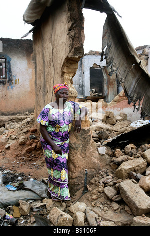 Nigeria: bruciato e devastato case a Jos, distrutto durante le violenze post elettorali nel novembre 2008 Foto Stock