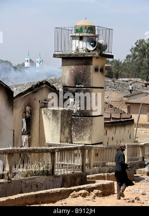 Nigeria: bruciato e devastato moschea a Jos, distrutto durante le violenze post elettorali nel novembre 2008 Foto Stock