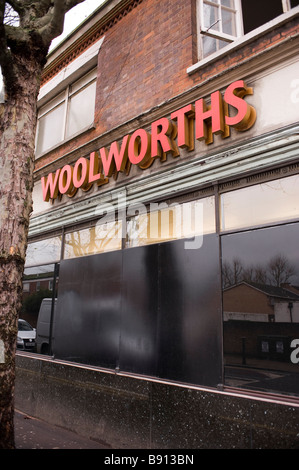 Woolworths store in Bermondsey, Londra, prima della chiusura Foto Stock