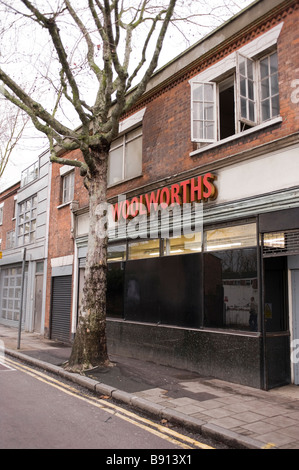 Woolworths store in Bermondsey, Londra, prima della chiusura Foto Stock