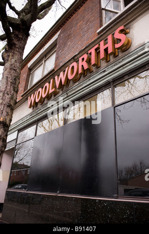 Woolworths store in Bermondsey, Londra, prima della chiusura Foto Stock