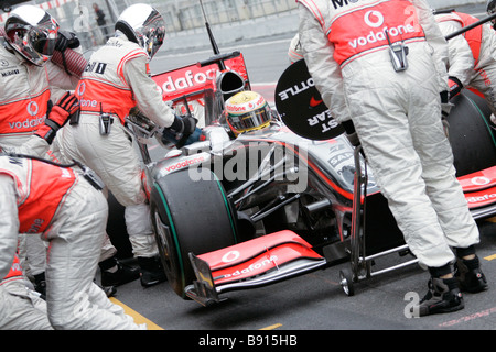 Simone Rosa Semedia 09 03 2009 Barcellona ESP auto di Formula Uno nella foto L Hamilton McLaren Merdes F1 racing team Foto Stock